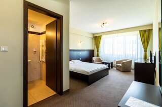 Отель Hotel Restaurant Alesia Корунка Двухместный номер с 1 кроватью или 2 отдельными кроватями-11