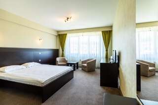 Отель Hotel Restaurant Alesia Корунка Двухместный номер с 1 кроватью или 2 отдельными кроватями-3